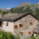 La maison en pierre et toit de lauzes