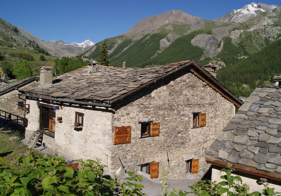 La maison en pierre et toit de lauzes